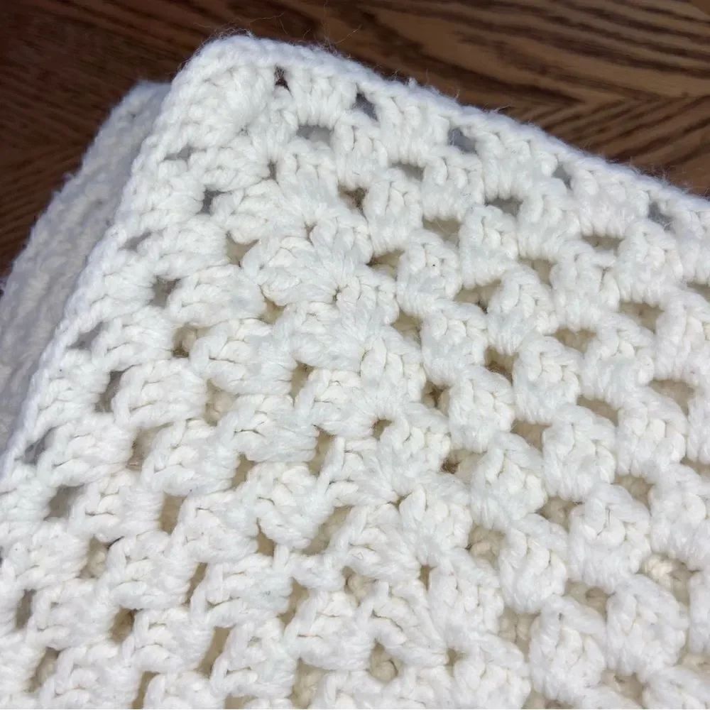 Hand Knitted Throw - Picture 3 of 6